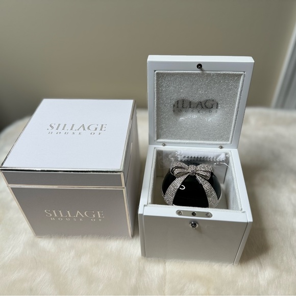 SOLD- House of Sillage Nouez Moi Limited Edition - Picture 4 of 7